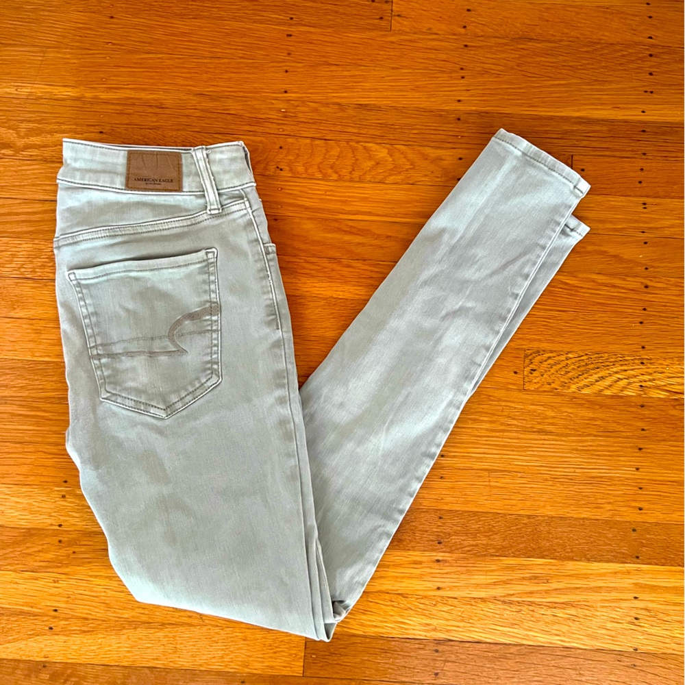 American Eagle Grey High Rise Jegging Jean